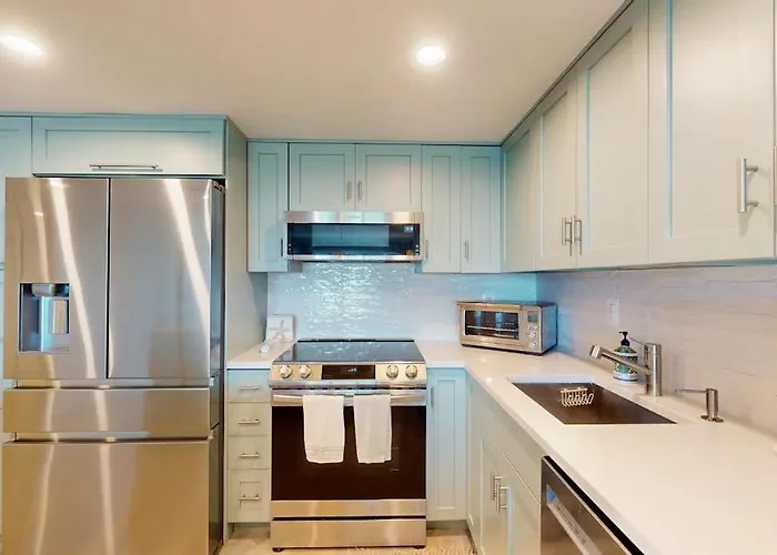 Holiday home Luxury Beachfront With Shared Indoor & Outdoor Pools Free Wifi & Ocean Views