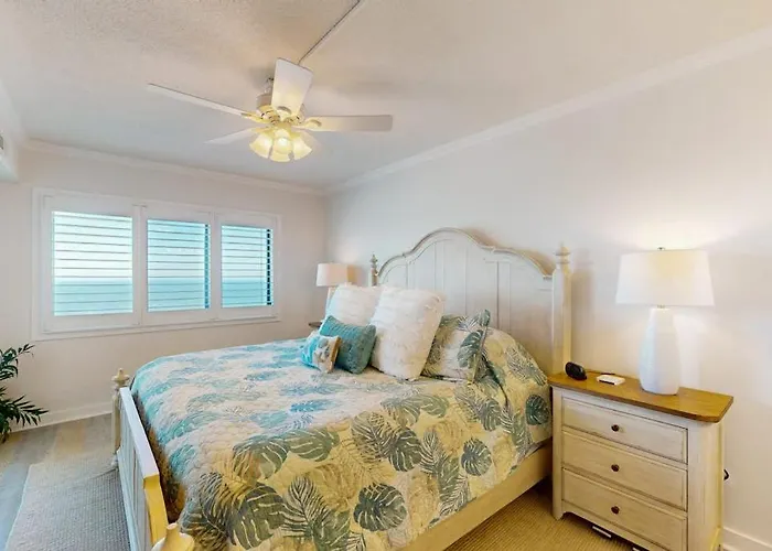 Luxury Beachfront With Shared Indoor & Outdoor Pools Free Wifi & Ocean Views *