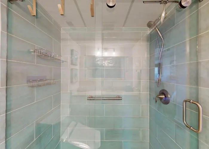 Luxury Beachfront With Shared Indoor & Outdoor Pools Free Wifi & Ocean Views Ocean City