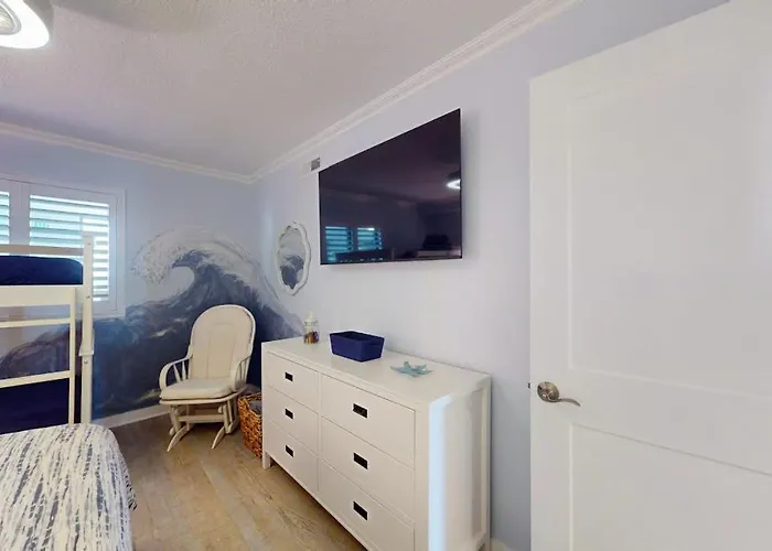 Luxury Beachfront With Shared Indoor & Outdoor Pools Free Wifi & Ocean Views *